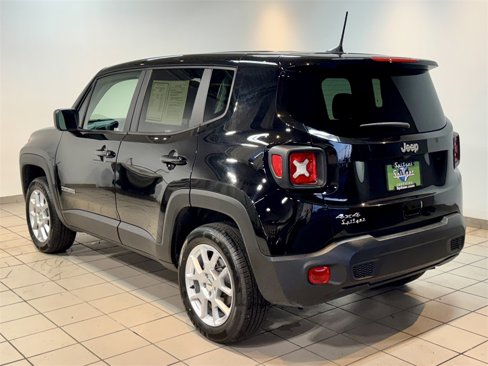 Used 2023 Jeep Renegade Latitude image 10