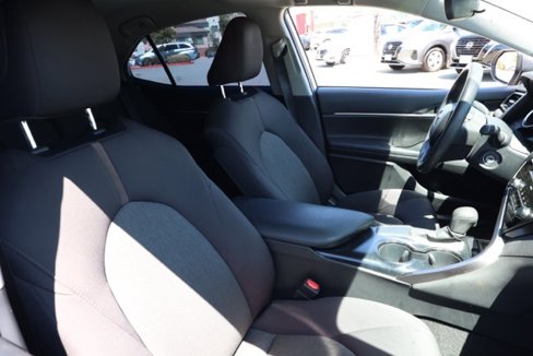 Used 2020 Toyota Camry LE image 20