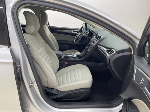 Used 2018 Ford Fusion S image 9