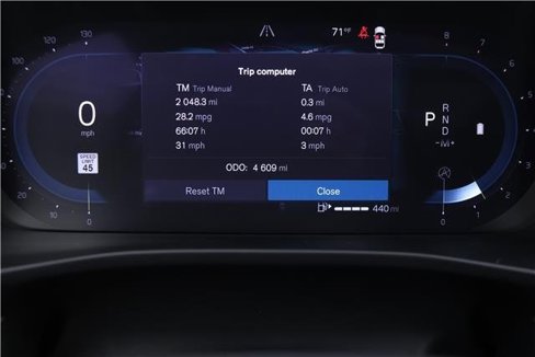 Certified 2025 Volvo XC40 B5 Core w/ Protection Package Premier image 25