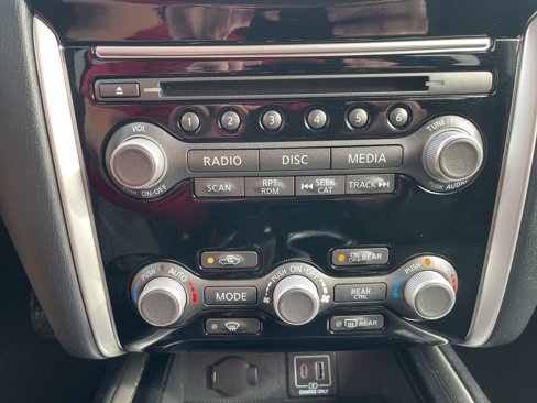 Used 2020 Nissan Pathfinder SV image 36
