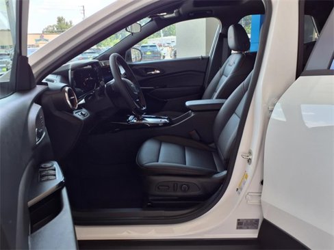 New 2025 Chevrolet Trax RS w/ Sunroof Package image 14