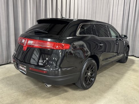 Used 2015 Lincoln MKT AWD image 5