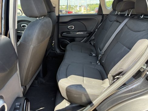 Used 2016 Kia Soul + image 15