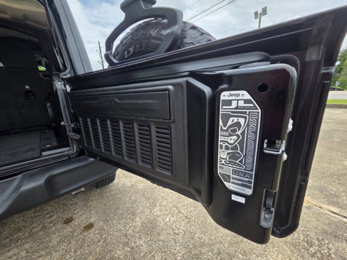 Used 2021 Jeep Wrangler Islander image 28