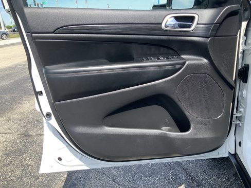 Used 2020 Jeep Grand Cherokee Laredo image 14