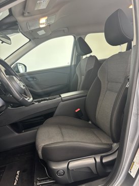 Used 2022 Nissan Rogue S image 10