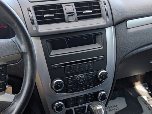 Used 2010 Ford Fusion SE image 17