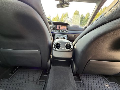Used 2019 Mercedes-Benz E 300 image 33