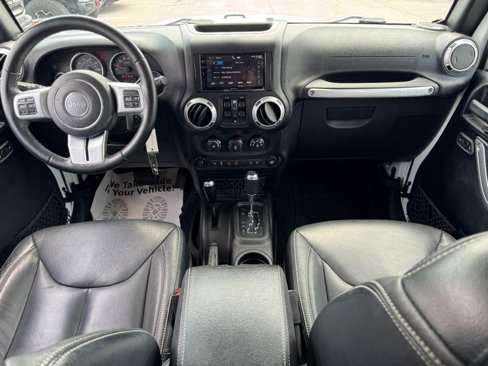 Used 2016 Jeep Wrangler Unlimited Rubicon image 11