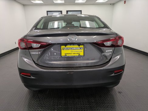 Used 2018 MAZDA MAZDA3 Touring image 5
