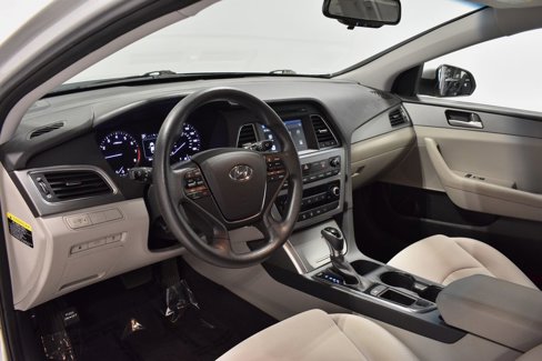 Used 2017 Hyundai Sonata SE w/ Cargo Package image 11