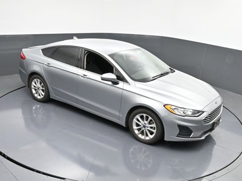 Used 2020 Ford Fusion SE image 28