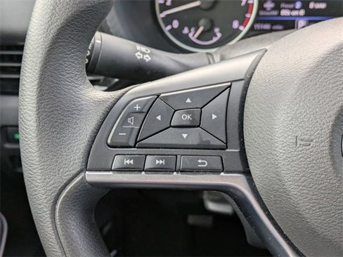 Used 2025 Nissan Sentra SV image 17