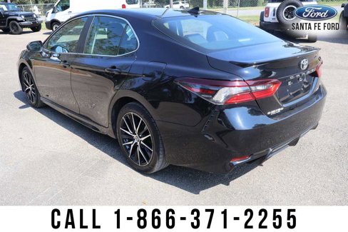 Used 2024 Toyota Camry SE image 4