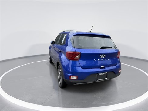 Used 2024 Hyundai Venue Limited image 7