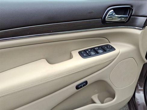Used 2019 Jeep Grand Cherokee Overland image 10
