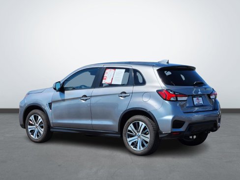 Used 2021 Mitsubishi Outlander Sport SE image 3