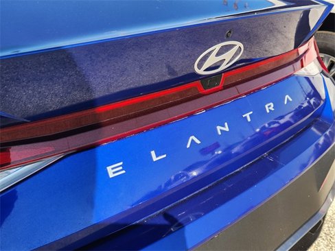 Used 2024 Hyundai Elantra SEL image 8