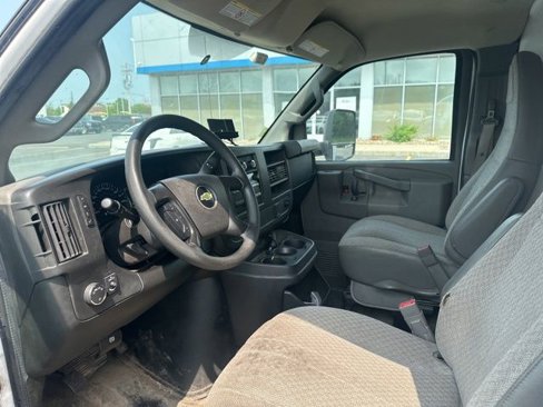 Used 2016 Chevrolet Express 3500 Extended image 9