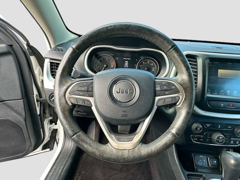 Used 2017 Jeep Cherokee Limited image 12