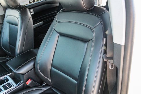 Used 2022 Ford Explorer XLT w/ Equipment Group 202A image 26