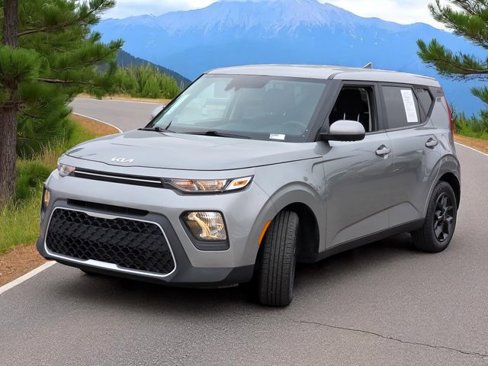 Used 2022 Kia Soul LX w/ Technology Package image 4