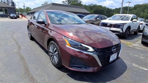 Certified 2024 Nissan Altima 2.5 SV image 2