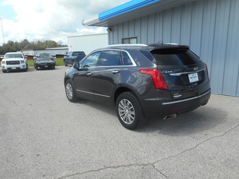 Used 2017 Cadillac XT5 Luxury image 3