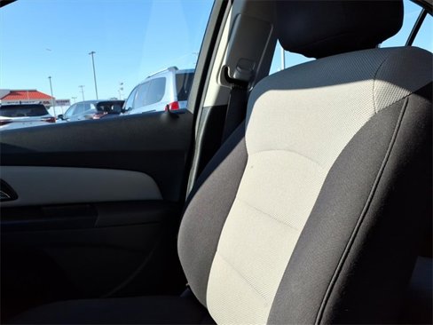 Used 2014 Chevrolet Cruze LS image 33
