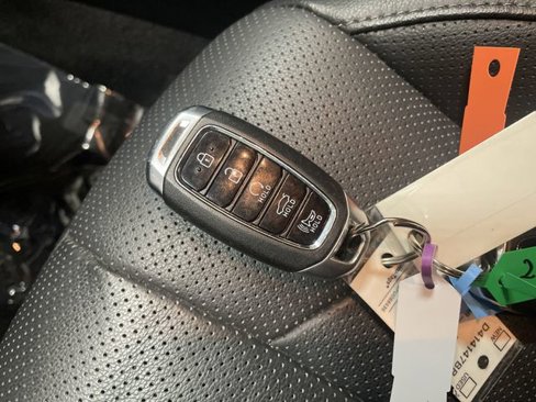 Used 2023 Hyundai Elantra Limited w/ Winter Weather Package image 27