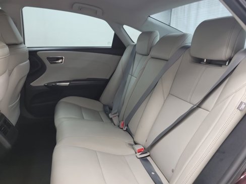 Used 2018 Toyota Avalon XLE image 16