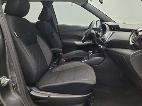 Used 2020 Nissan Kicks SV image 21