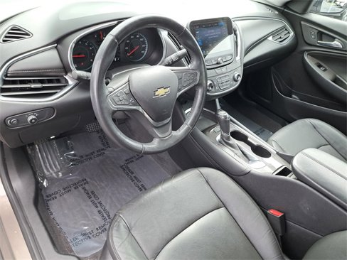 Used 2020 Chevrolet Malibu LT w/ Leather Package image 16