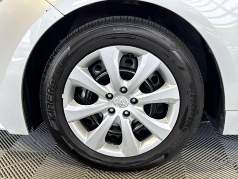Used 2024 Toyota Corolla LE image 12