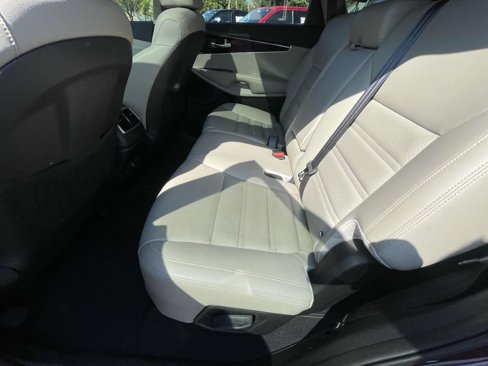 Used 2019 Kia Sorento EX w/ EX Touring Package image 12