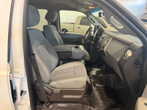 Used 2016 Ford F450 XLT w/ XLT Interior Package image 17