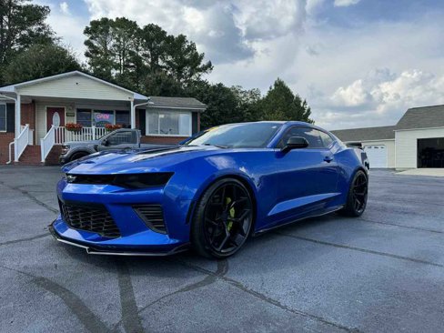 Used 2017 Chevrolet Camaro SS image 1