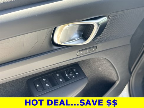 New 2024 Volvo XC40 Recharge Plus w/ Protection Package Premier image 18