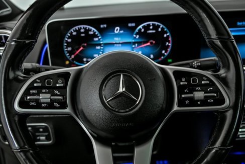 Used 2021 Mercedes-Benz GLB 250 4MATIC image 17