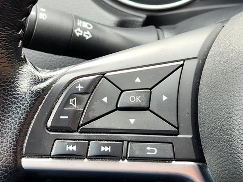 Used 2021 Nissan Rogue Sport SL image 25