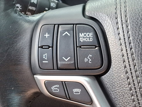 Used 2015 Toyota Highlander LE image 21