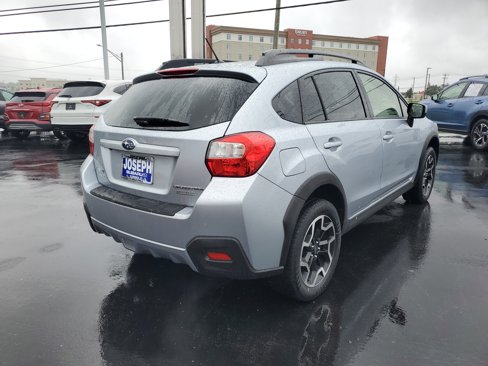 Used 2017 Subaru Crosstrek 2.0i Premium w/ Moonroof Package image 3
