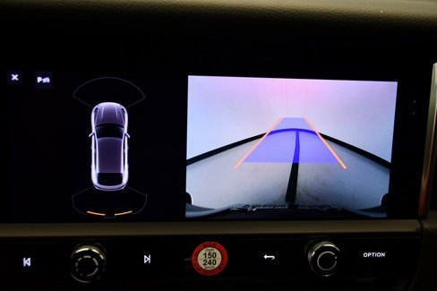 Certified 2025 Porsche Macan Turbo image 32
