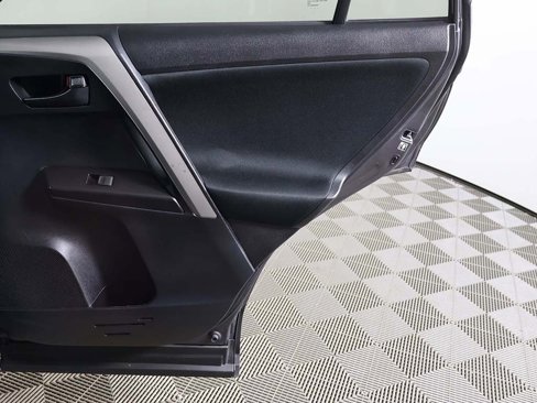 Used 2017 Toyota RAV4 LE image 21