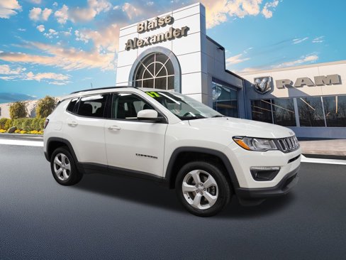 Used 2017 Jeep Compass Latitude w/ Popular Equipment Group image 1
