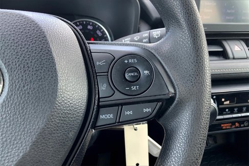 Used 2021 Toyota RAV4 LE image 20