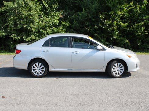 Used 2013 Toyota Corolla LE image 11