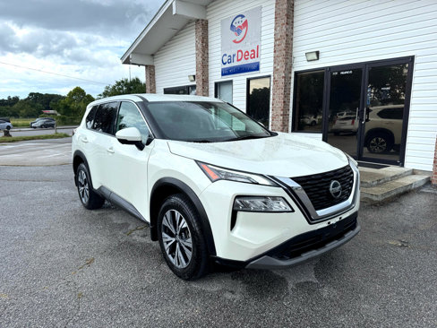 Used 2021 Nissan Rogue SV image 1