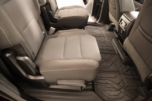 Used 2021 Chevrolet Traverse LT image 16